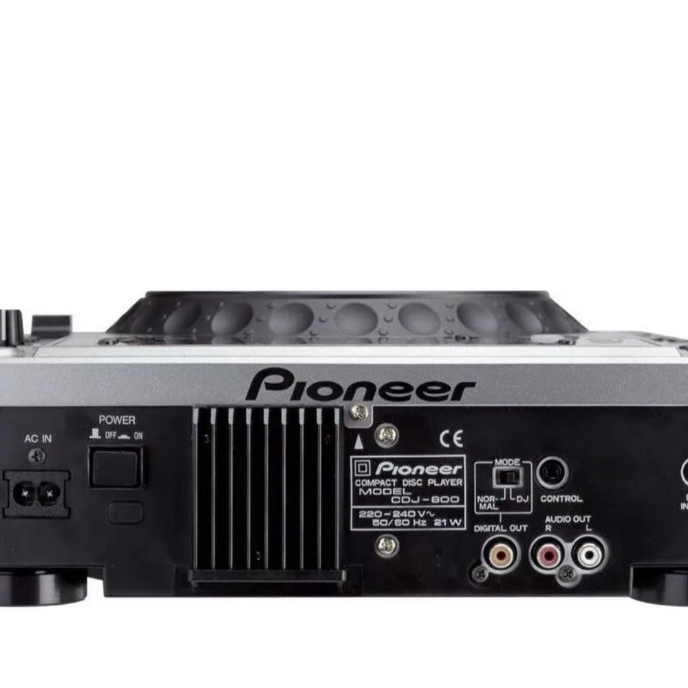 Pioneer 2 CDj 800 And Behringer DDM4000 5-Channel DJ Mixer And Wheels Odsey Case - Picture 7 of 12